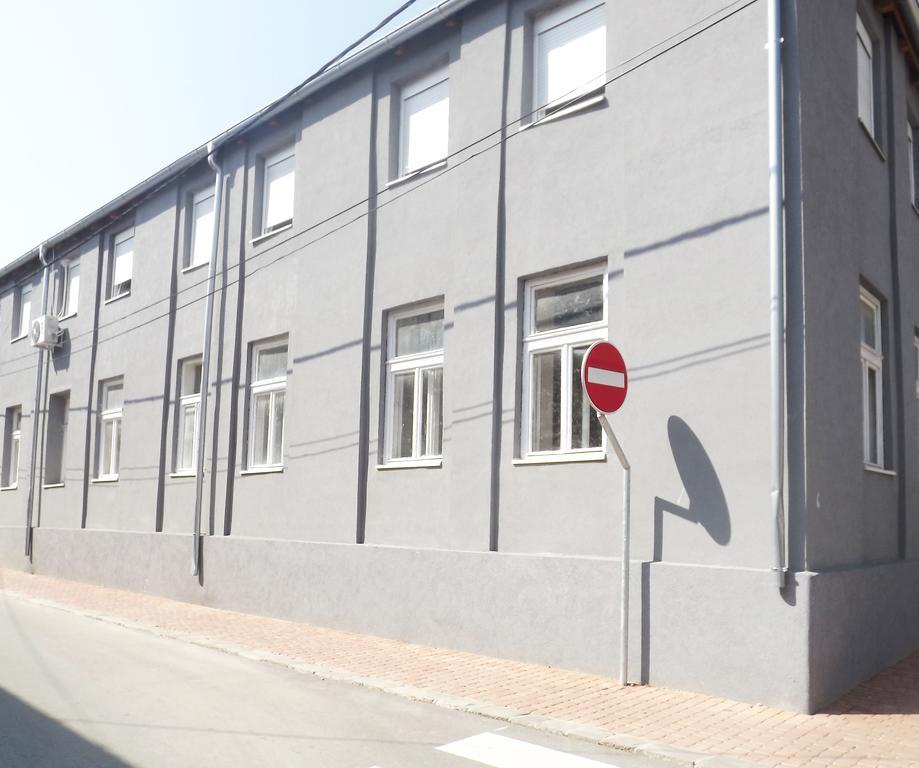 Apartmani Зренянин Номер фото